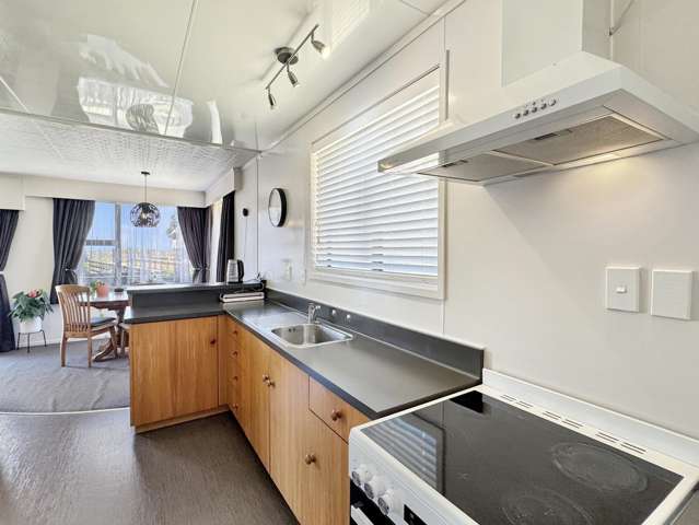 2/74a Ocean Road Ohope_4