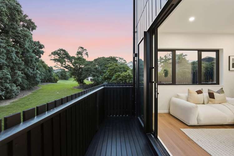 13 Torino Street Pt England_27