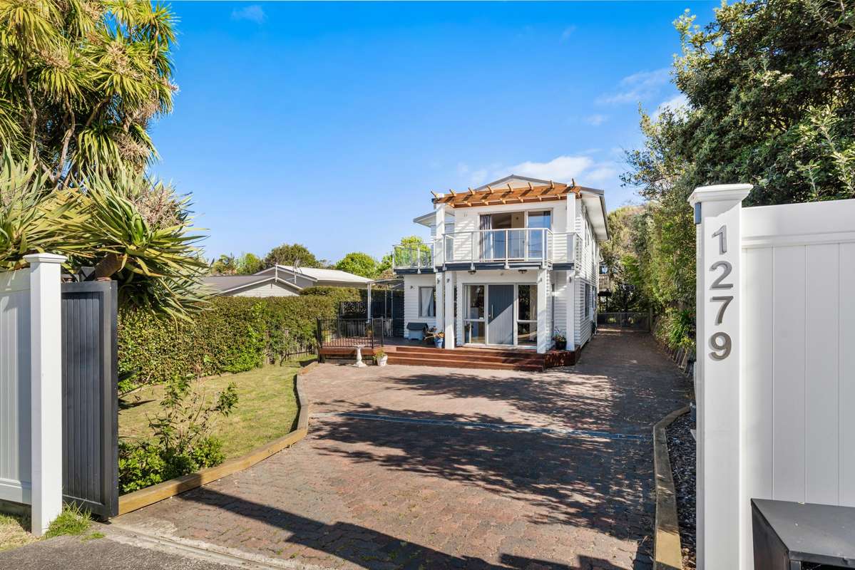 1279 Whangaparaoa Road_2