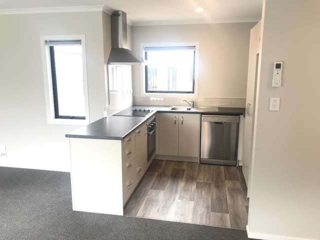 6/2 Lambert Court Glenview_4