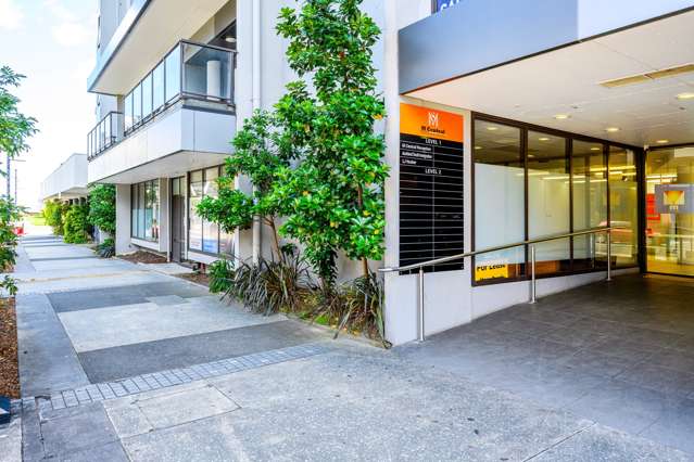 Investment Unit in Central Manukau for Sale