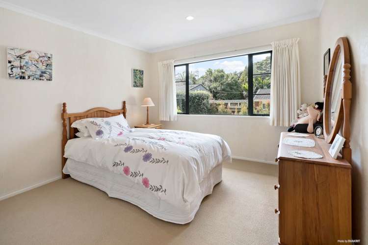 9c Beach Road Mellons Bay_14