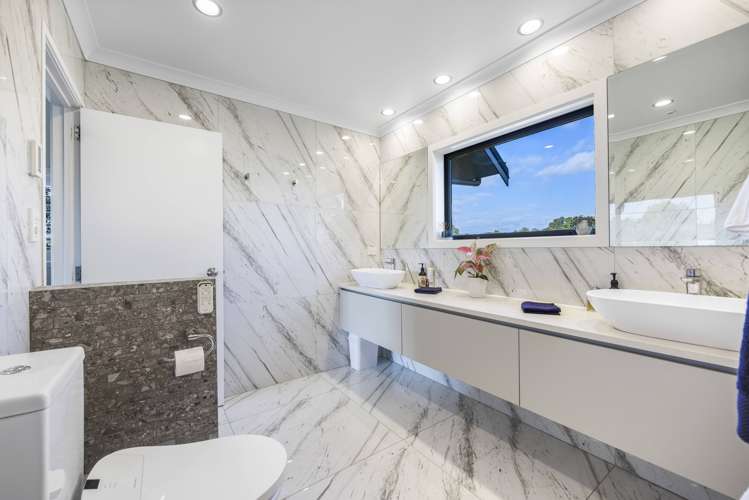 831 Runciman Road Runciman_11