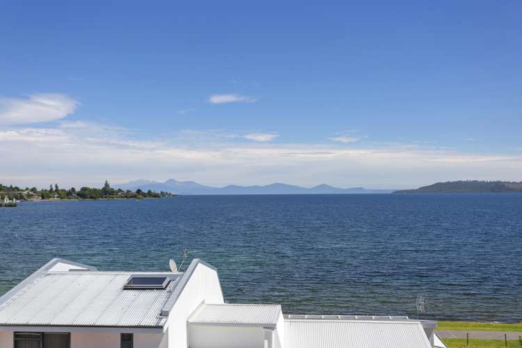 20/225 Lake Terrace Waipahihi_33