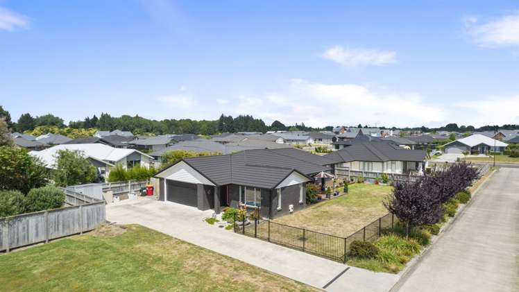 6 Plescher Crescent Leamington_28