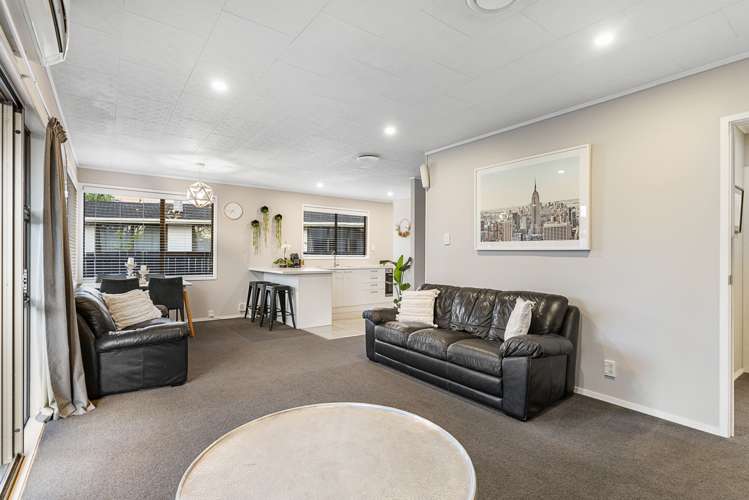 8 Bluewater Place Wattle Downs_6