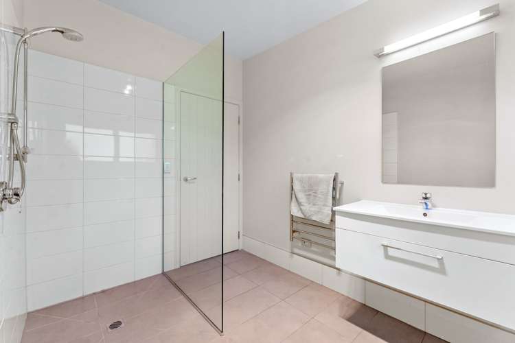 269 Okura River Road Okura_41