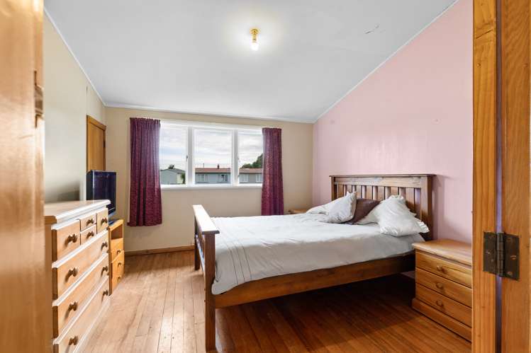 4 Renfrew Place Highbury_14