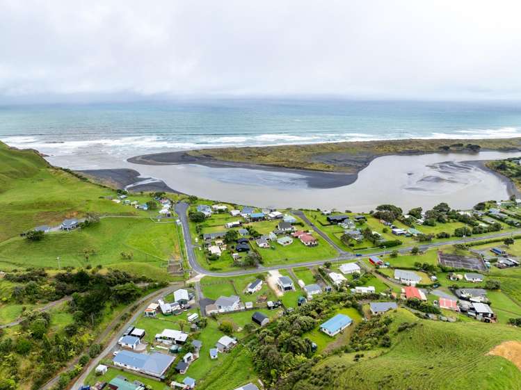 17 Rauparaha Street Marokopa_19