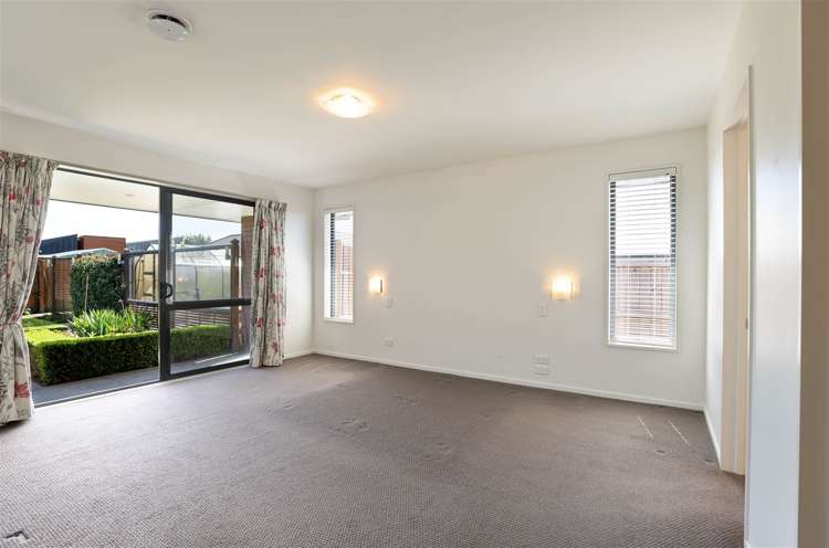 8 Parkdale Close Allenton_4