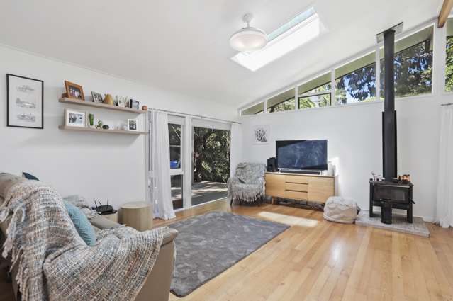 1 Ngaio Road Titirangi_4