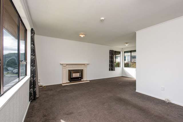 27 Invercargill Drive Kelson_3