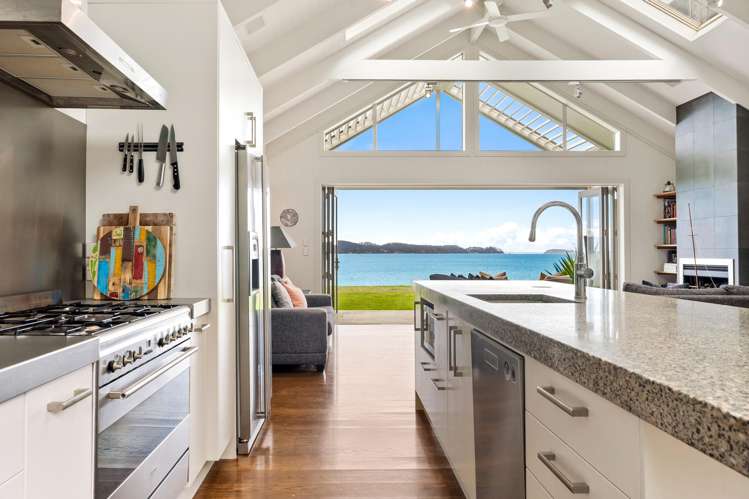 Cabin 10, 1116 Takatu Road Matakana_10