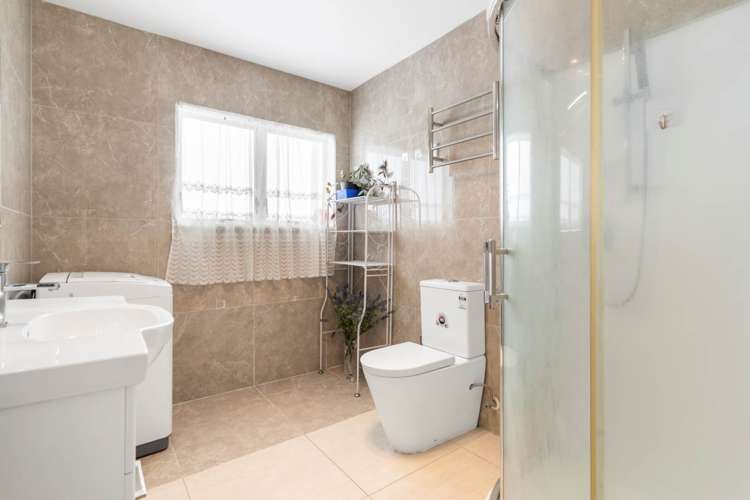 2/52 College Road Northcote_10