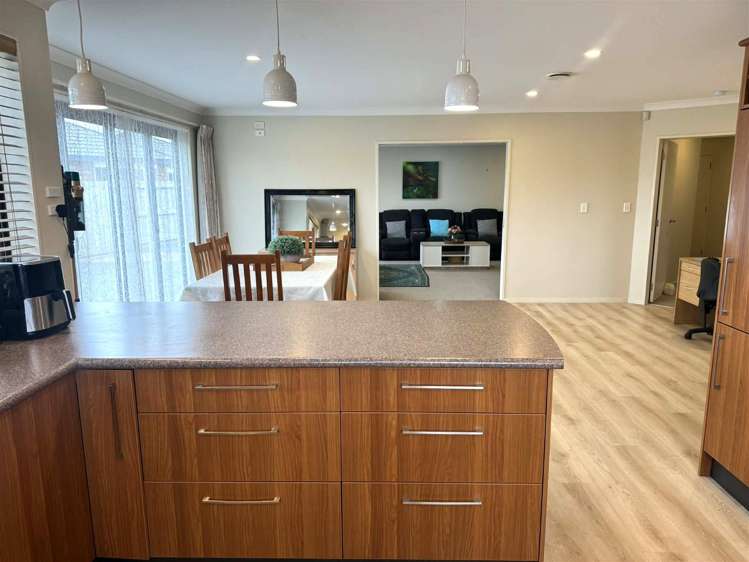 42 Peter Hall Drive Kelvin Grove_15