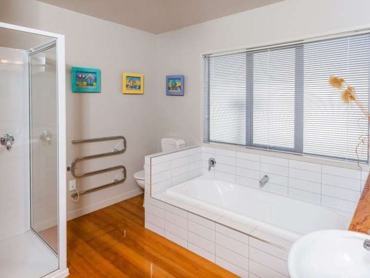 124 Sands Crescent Matarangi_12