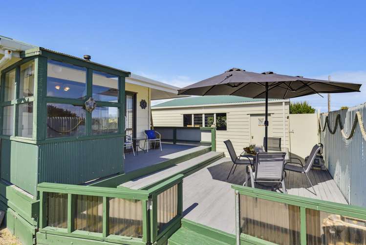 15 Muaupoko Street Hokio Beach_26