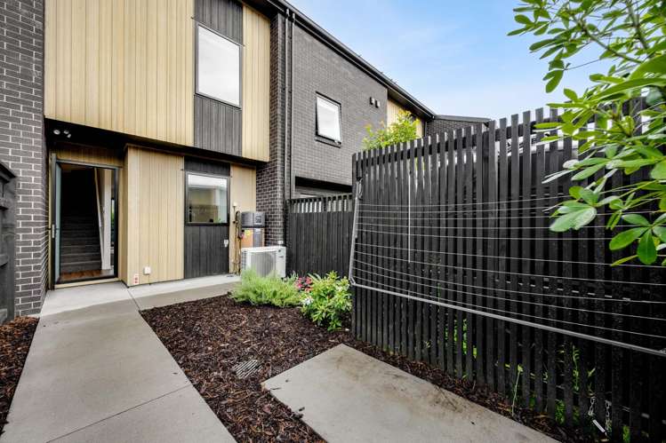 74 Glidepath Road Hobsonville_14