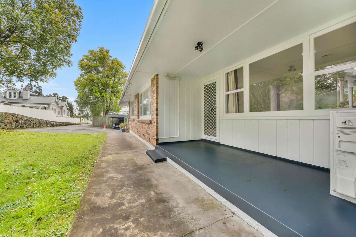 2/53A Mount St John Avenue_5