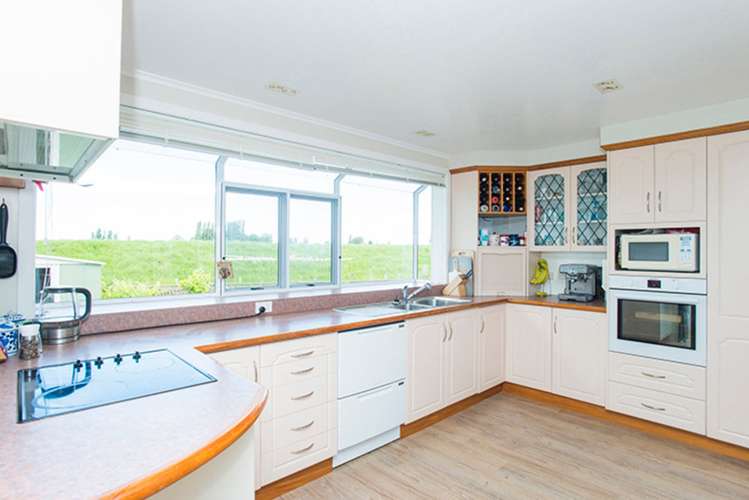 42 Wharekopae Road Patutahi_13