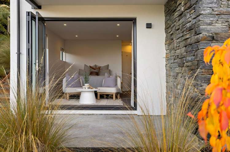 1 Goldleaf Hill Queenstown_19