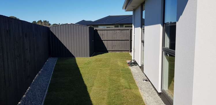 23 Mcquillan Avenue Woodend_16