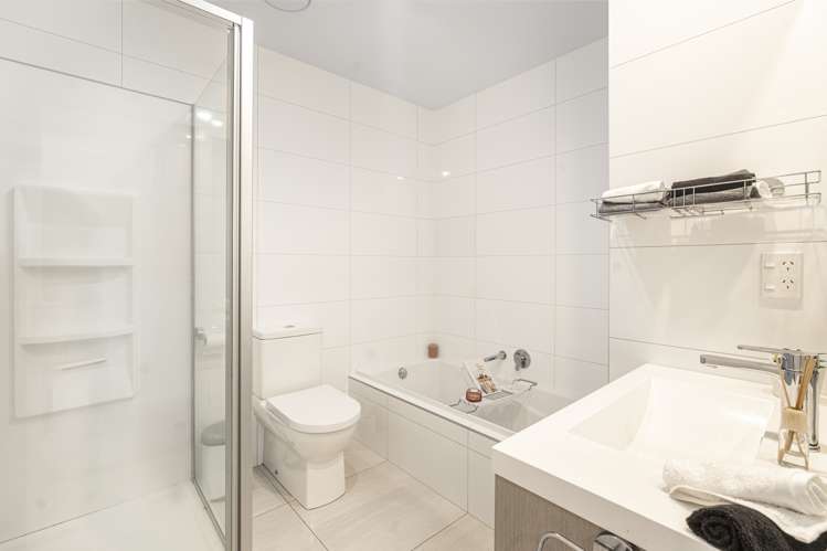 10b Titoki Street Te Atatu Peninsula_13