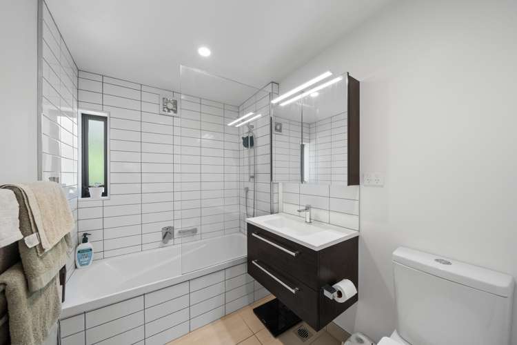 5/7 Handyside Street Tawa_11