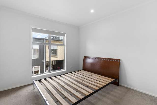 4/9 Vialou Street Hamilton Central_4