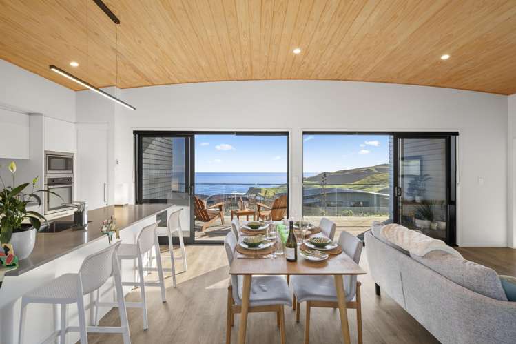 56/685 Karioitahi Road_0