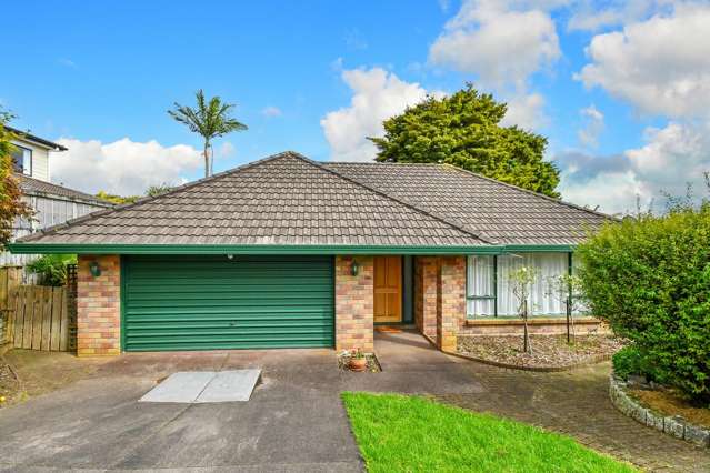 SINGLE LEVEL BRICK AND TILE ON FREEHOLD 772M2