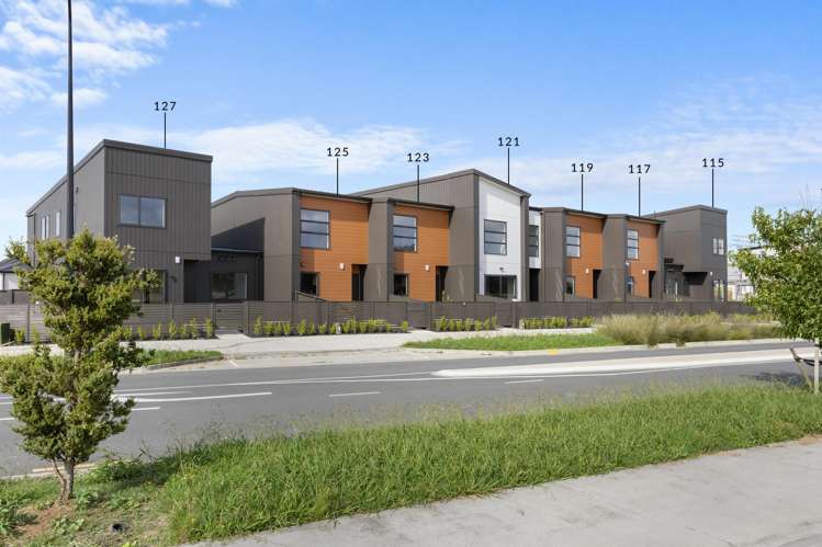 115 Otuwairoa Esplanade Opaheke_25