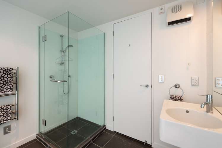 4b/42 Cable Street Te Aro_11