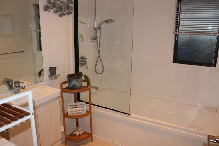 175 Ngaio Drive Matarangi_11