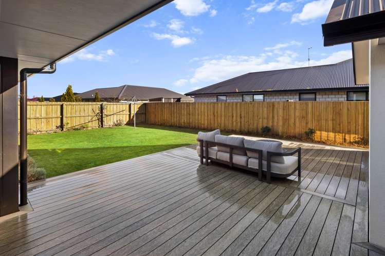 8 Redhaven Rise Netherby_25