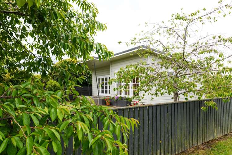 24 Main Street Marton_17