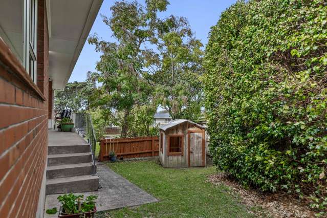 2/4 Illana Place Ranui_3