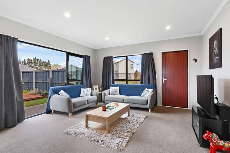 56 Tippet Crescent Wigram_1