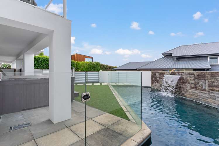 9 Calder Place Wai O Taiki Bay_16