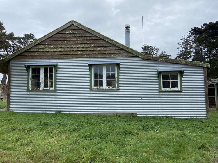 525 Muritai Road (Cottage) 10600_7
