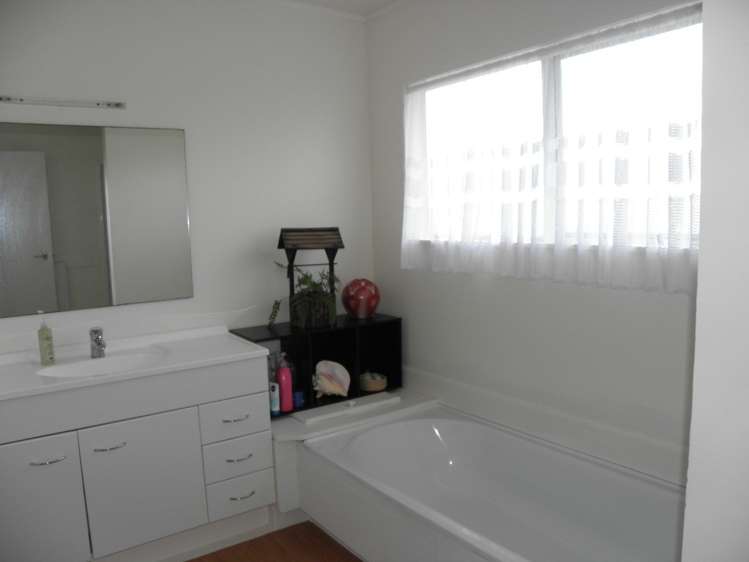 2/45 Seabrook Avenue New Lynn_11