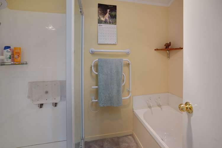 11 Vining Crescent Stoke_12