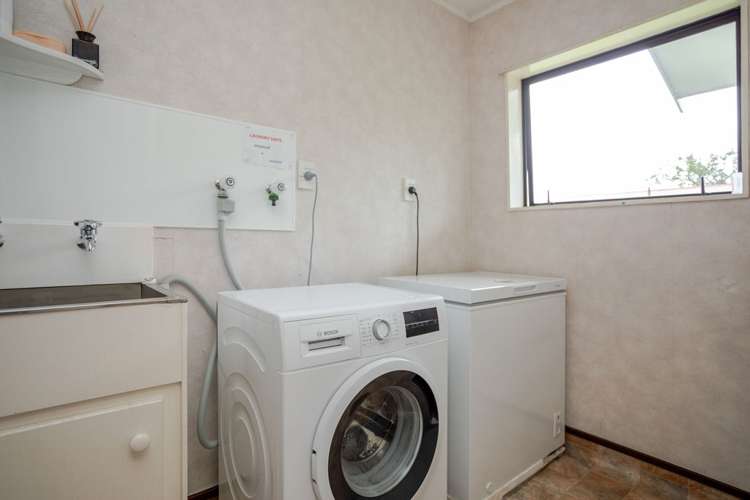 44 Allardice Street Dannevirke_20