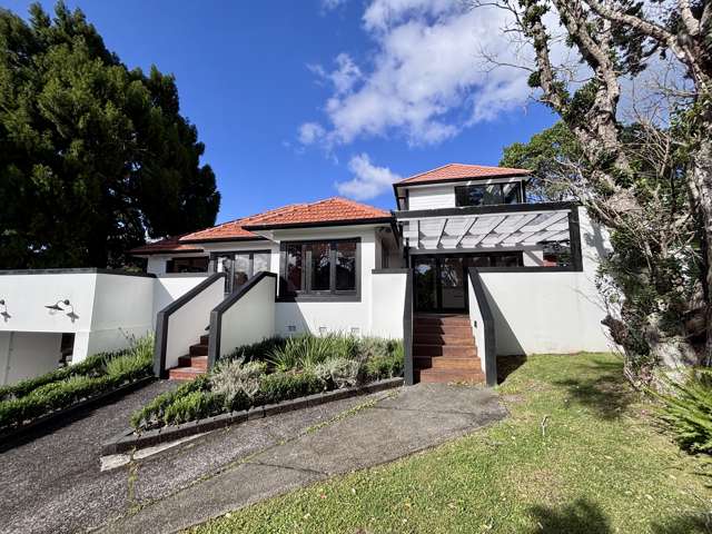 Stunning Renovated Family Home - 223 Titirangi Road
