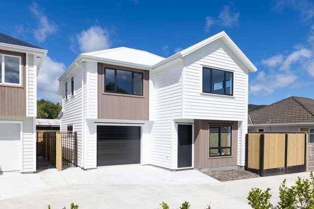 Parkside Living : Brand New, Titles & CCC Issued