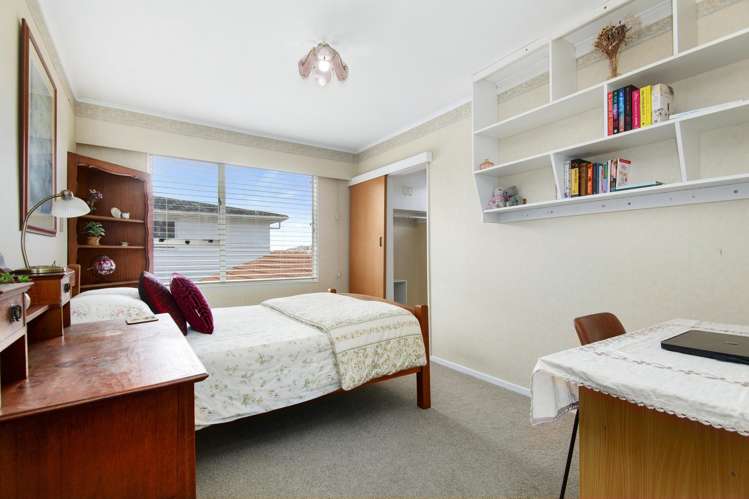 4 McKeefry Grove Tawa_14