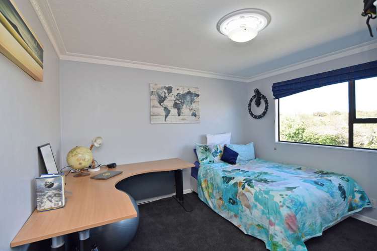 708 Queens Drive Waikiwi_10