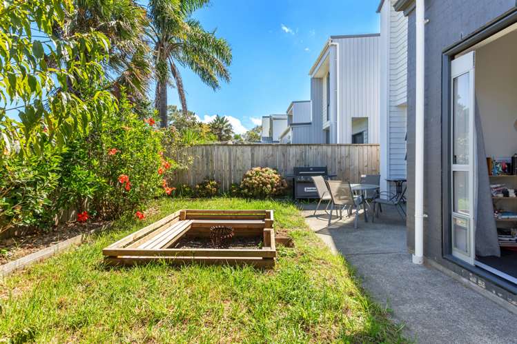 15 Tapuwae Way Mangere Bridge_21