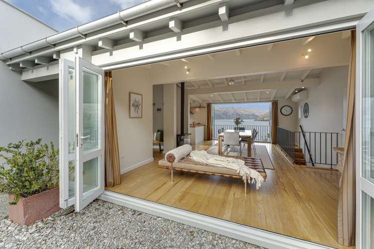 6 Matau Place Fernhill/Sunshine Bay_15