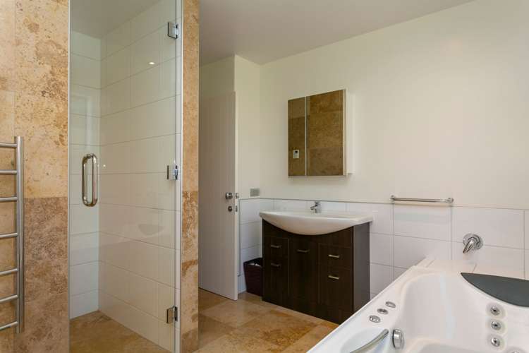 10b Mere Road Taupo_23